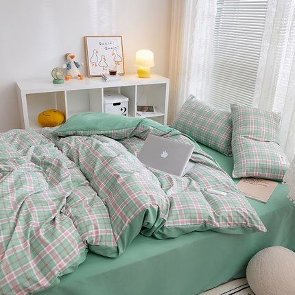 91家纺网 家纺一手货源 找家纺 卡斯诺家纺馆 2025新款四季可用亲肤条格贴标款四件套-风格二 青柠格