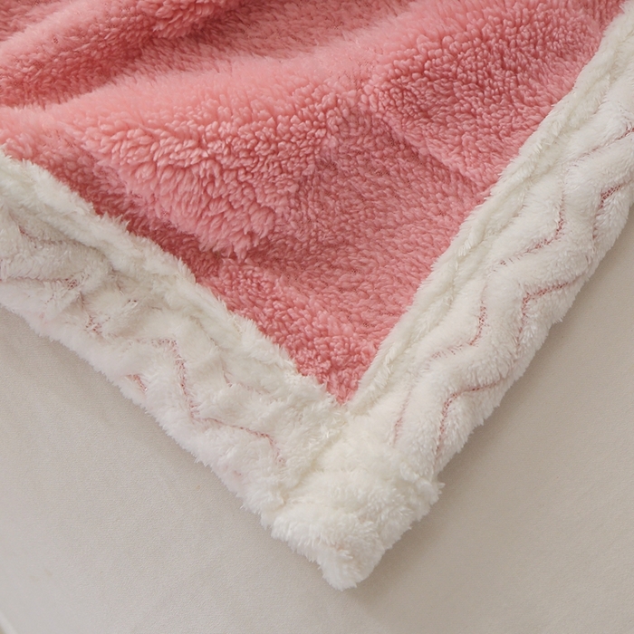 91家纺网 家纺一手货源 找家纺 芸锦豪 2024新款意大利面包格毛毯-包边款 面包格包边款-玫瑰粉