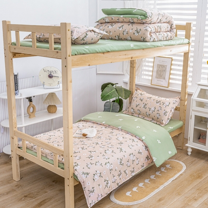 91家纺网 家纺一手货源 找家纺 卡斯诺家纺馆 2025新款亲肤芦荟棉印花学生宿舍上下铺三件套四件套 驿路梨花