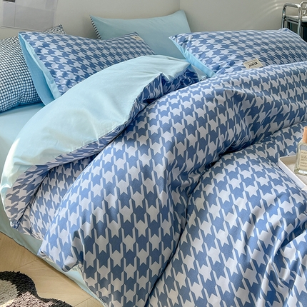 91家纺网 家纺一手货源 找家纺 卡斯诺家纺馆 2025新款105克贴标款四件套-风格一 千鸟格-天蓝