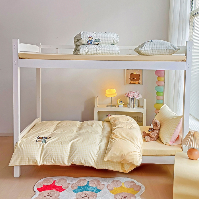 91家纺网 家纺一手货源 找家纺 2024新款磨毛水洗棉学生宿舍精美刺绣时尚格子四件套--小熊老师系列 小熊老师-黄