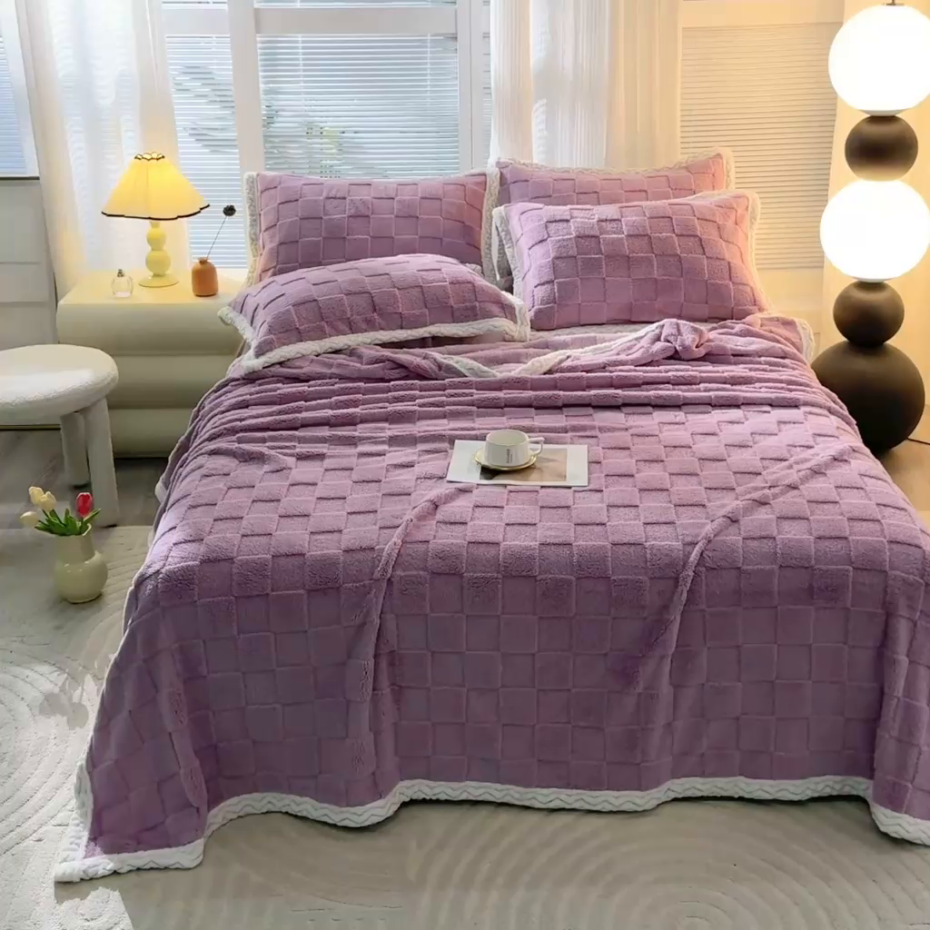 91家纺网 家纺一手货源 找家纺 芸锦豪 2024新款意大利面包格毛毯-包边款 面包格包边款-莫奈紫