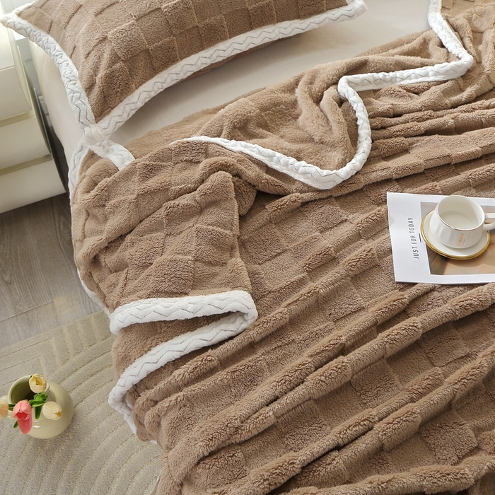 91家纺网 家纺一手货源 找家纺 芸锦豪 2024新款意大利面包格毛毯-包边款 面包格包边款-咖色