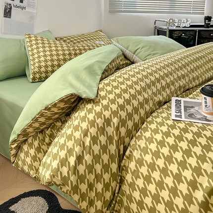 91家纺网 家纺一手货源 找家纺 卡斯诺家纺馆 2025新款105克贴标款四件套-风格一 千鸟格-果绿