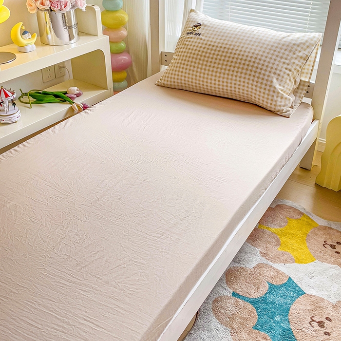 91家纺网 家纺一手货源 找家纺 2024新款磨毛水洗棉学生宿舍精美刺绣时尚格子四件套--小熊老师系列 小熊老师-奶咖