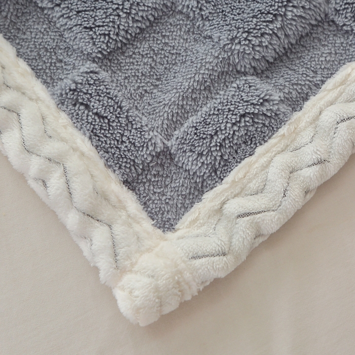 91家纺网 家纺一手货源 找家纺 芸锦豪 2024新款意大利面包格毛毯-包边款 面包格包边款-蓝灰