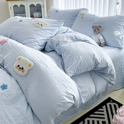 韩巢家纺 2024新款四季通用超柔水洗棉毛巾绣四件套-幸运熊系列（提供精美卖家秀） 幸运熊浅蓝