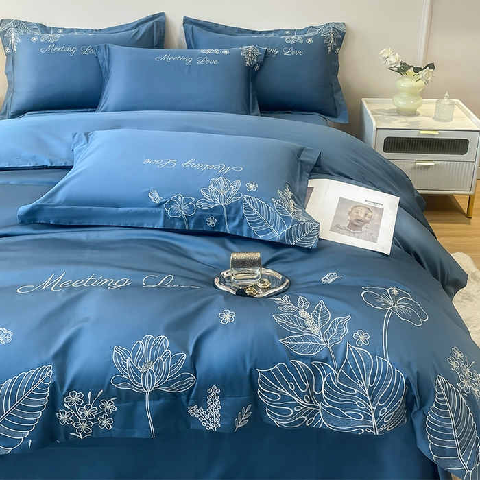 91家纺网 家纺一手货源 找家纺 2024新款亲肤棉磨毛刺绣四件套-花前悦夏 花前悦夏-深海蓝