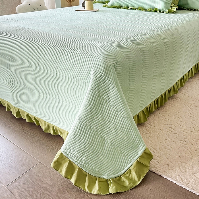 91家纺网 家纺一手货源 找家纺 恋绒家纺 2025新款全棉床盖纯棉夹棉床盖花边款直角款（可定做） 水光绿