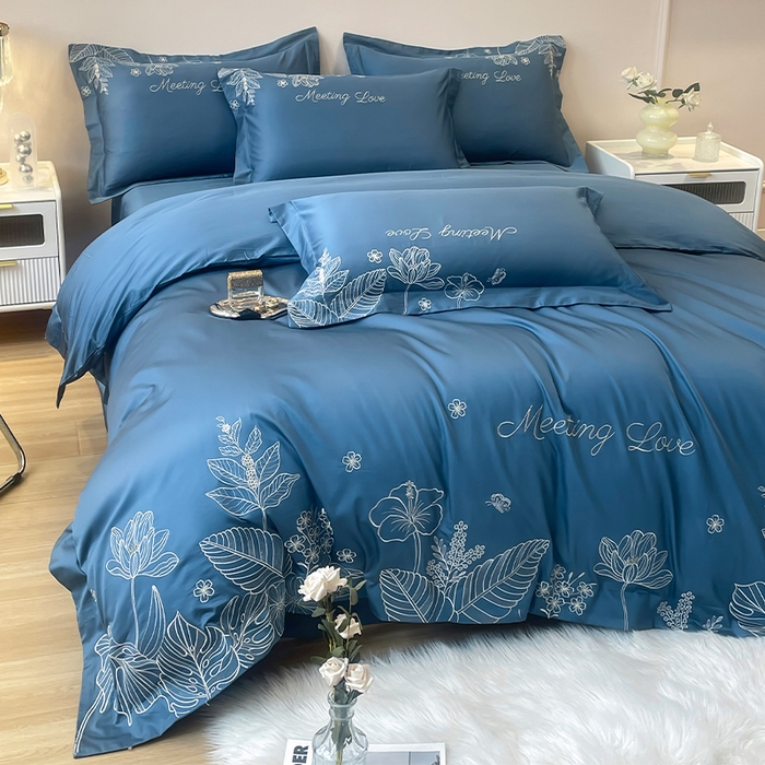 91家纺网 家纺一手货源 找家纺 2024新款亲肤棉磨毛刺绣四件套-花前悦夏 花前悦夏-深海蓝