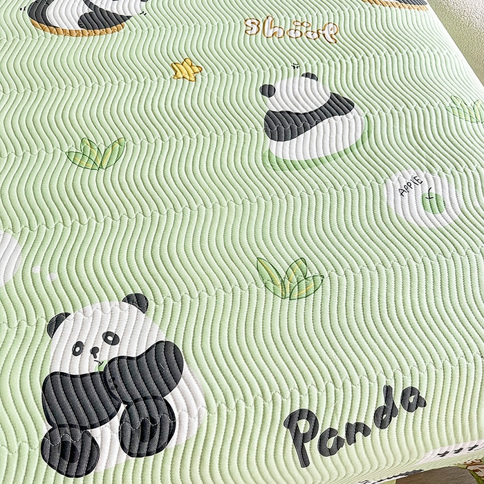 91家纺网 家纺一手货源 找家纺 恋绒家纺 2025新款全棉床盖纯棉夹棉床盖花边款直角款（可定做） 调皮熊猫
