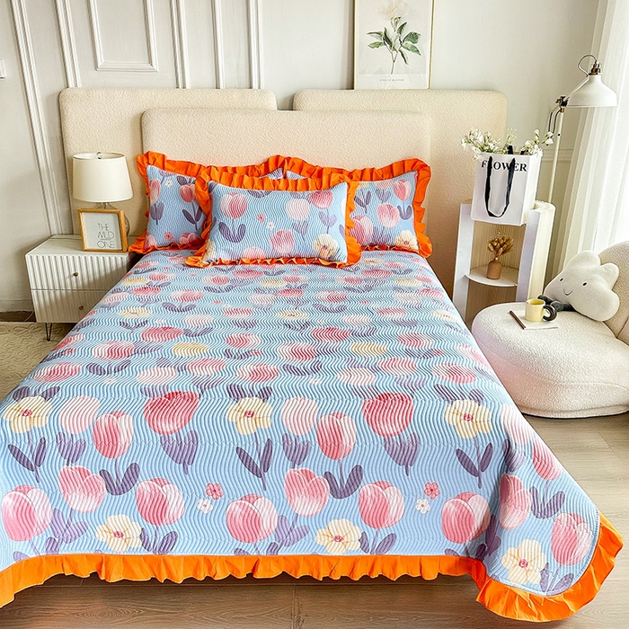 91家纺网 家纺一手货源 找家纺 恋绒家纺 2025新款全棉床盖纯棉夹棉床盖花边款直角款（可定做） 淡香花语