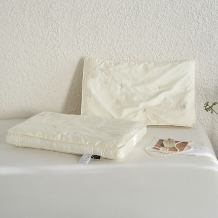 91家纺网 家纺一手货源 找家纺 （总）2024新款五星级酒店蚕丝枕芯高端睡眠超柔软家用枕头 蝴蝶花园蚕丝枕