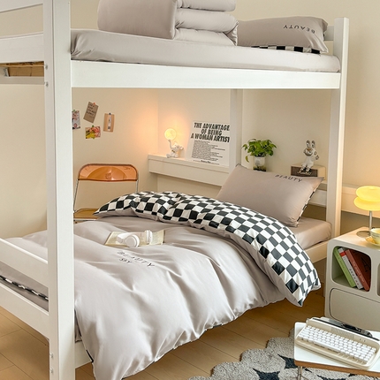 91家纺网 家纺一手货源 找家纺 2025新款学生季亲肤水洗棉刺绣学生三件套-布丁系列 高山灰