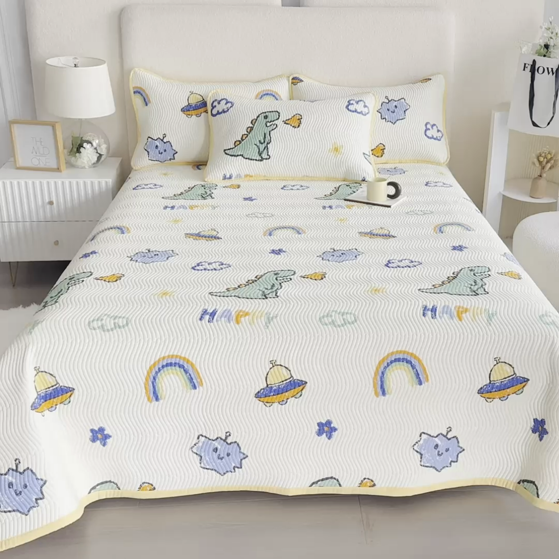 91家纺网 家纺一手货源 找家纺 恋绒家纺 2025新款全棉床盖纯棉夹棉床盖花边款直角款（可定做） 小恐龙