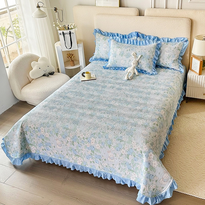 91家纺网 家纺一手货源 找家纺 恋绒家纺 2025新款全棉床盖纯棉夹棉床盖花边款直角款（可定做） 花兔精灵