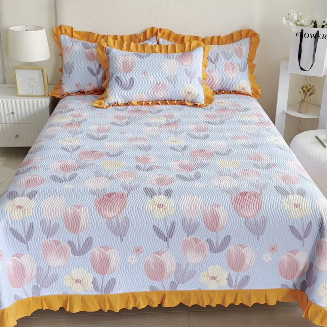 91家纺网 家纺一手货源 找家纺 恋绒家纺 2025新款全棉床盖纯棉夹棉床盖花边款直角款（可定做） 淡香花语