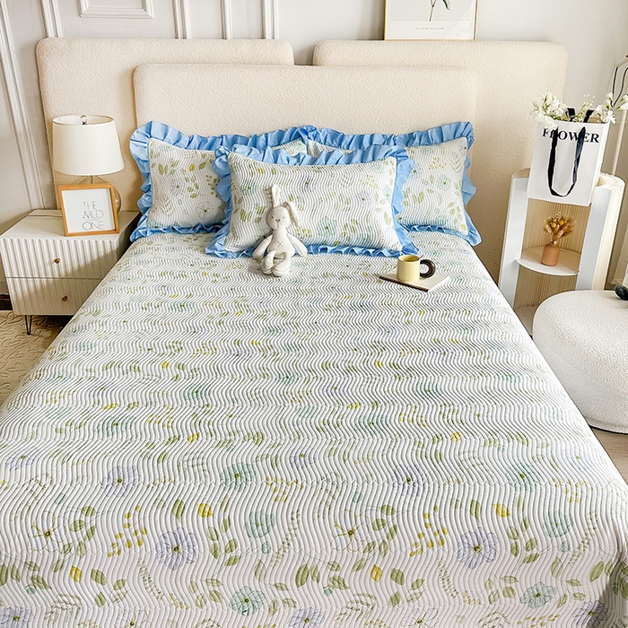 91家纺网 家纺一手货源 找家纺 恋绒家纺 2025新款全棉床盖纯棉夹棉床盖花边款直角款（可定做） 花韵清香