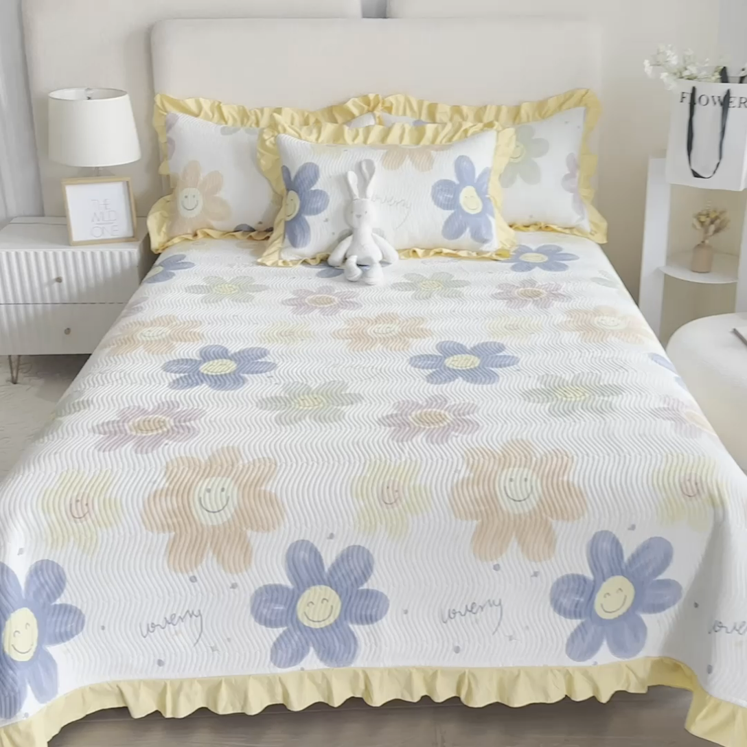 91家纺网 家纺一手货源 找家纺 恋绒家纺 2025新款全棉床盖纯棉夹棉床盖花边款直角款（可定做） 微笑芭莎