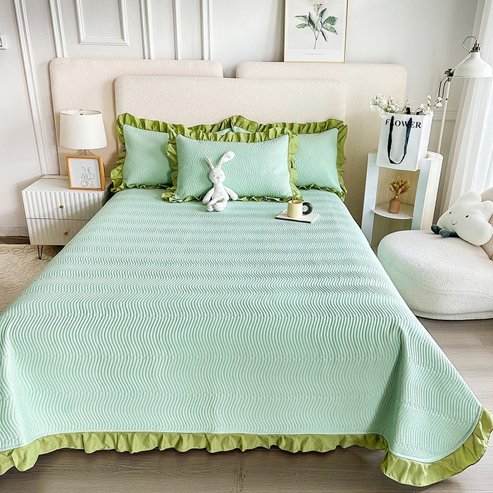 91家纺网 家纺一手货源 找家纺 恋绒家纺 2025新款全棉床盖纯棉夹棉床盖花边款直角款（可定做） 水光绿