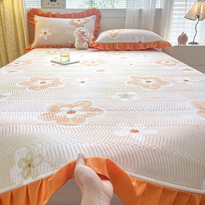 91家纺网 家纺一手货源 找家纺 恋绒家纺 2025新款全棉床盖纯棉夹棉床盖花边款直角款（可定做） 春季恋歌-桔