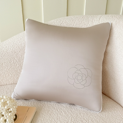 91家纺网 家纺一手货源 找家纺 番茄+ 2025新款天丝山茶花烫钻抱枕被 星灰