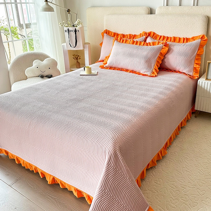 91家纺网 家纺一手货源 找家纺 恋绒家纺 2025新款全棉床盖纯棉夹棉床盖花边款直角款（可定做） 豆沙红