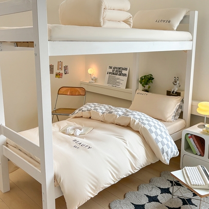 91家纺网 家纺一手货源 找家纺 2025新款学生季亲肤水洗棉刺绣学生三件套-布丁系列 奶昔白