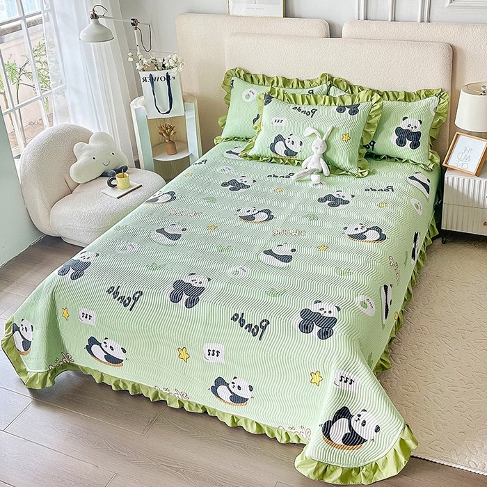 91家纺网 家纺一手货源 找家纺 恋绒家纺 2025新款全棉床盖纯棉夹棉床盖花边款直角款（可定做） 调皮熊猫