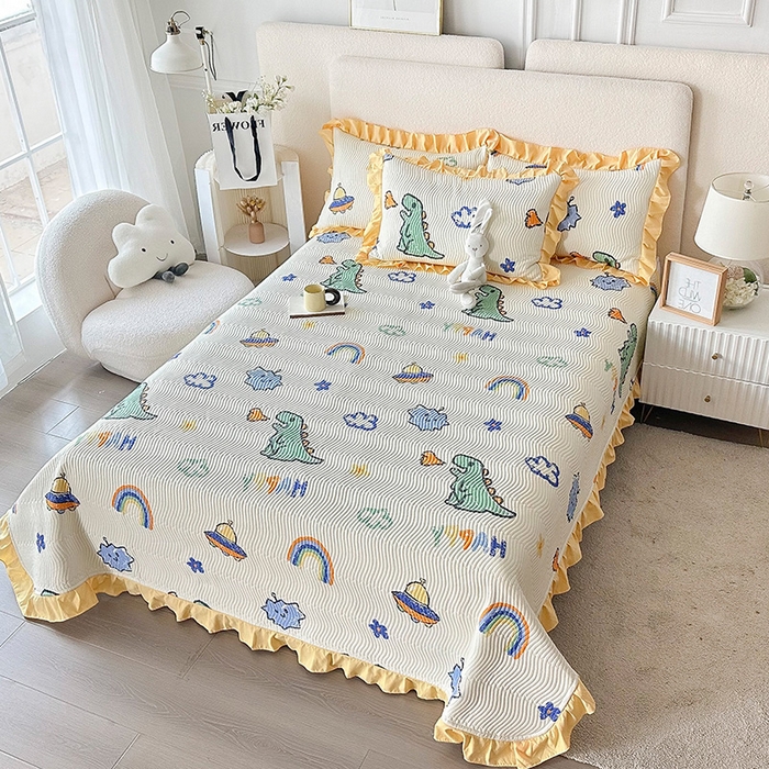 91家纺网 家纺一手货源 找家纺 恋绒家纺 2025新款全棉床盖纯棉夹棉床盖花边款直角款（可定做） 小恐龙