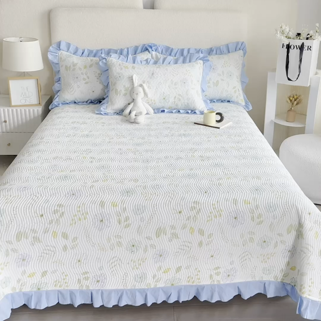 91家纺网 家纺一手货源 找家纺 恋绒家纺 2025新款全棉床盖纯棉夹棉床盖花边款直角款（可定做） 花韵清香