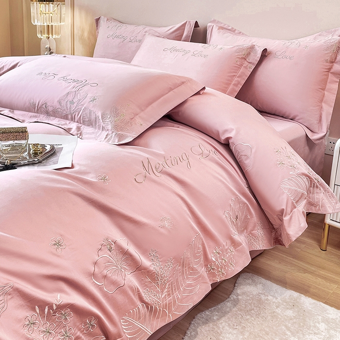 91家纺网 家纺一手货源 找家纺 2024新款亲肤棉磨毛刺绣四件套-花前悦夏 花前悦夏-桃夭粉