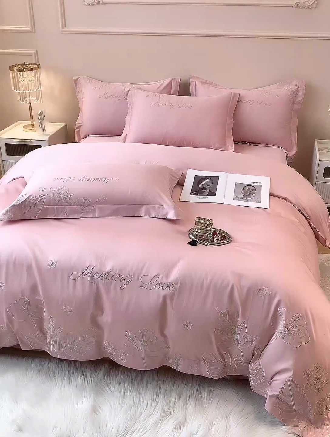 91家纺网 家纺一手货源 找家纺 2024新款亲肤棉磨毛刺绣四件套-花前悦夏 花前悦夏-桃夭粉