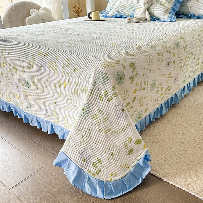 91家纺网 家纺一手货源 找家纺 恋绒家纺 2025新款全棉床盖纯棉夹棉床盖花边款直角款（可定做） 花韵清香