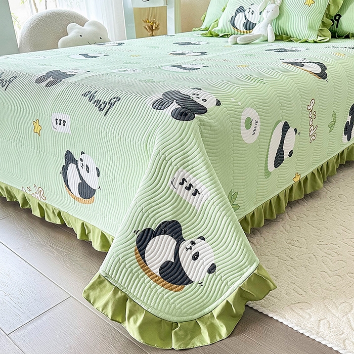 91家纺网 家纺一手货源 找家纺 恋绒家纺 2025新款全棉床盖纯棉夹棉床盖花边款直角款（可定做） 调皮熊猫