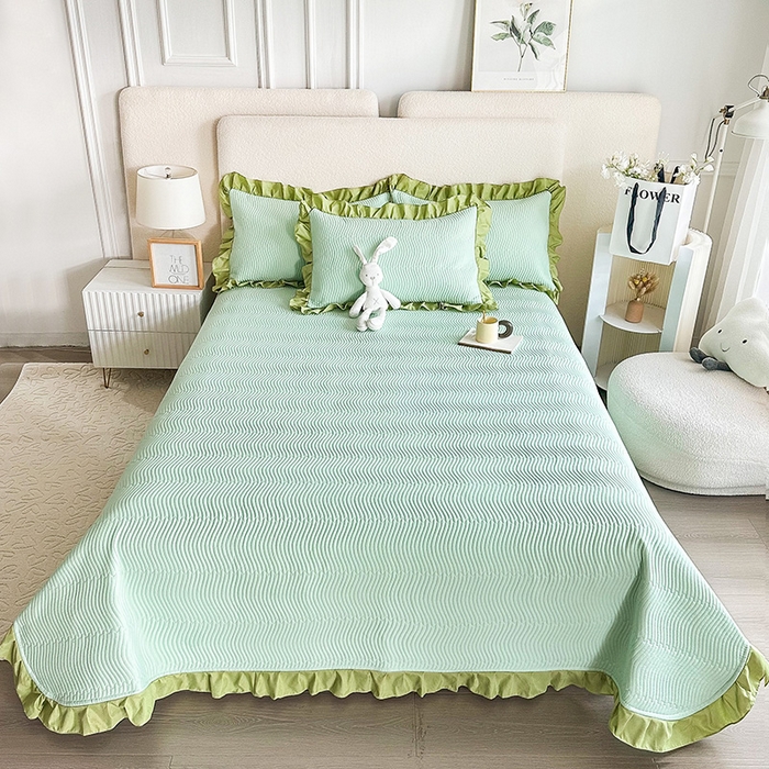 91家纺网 家纺一手货源 找家纺 恋绒家纺 2025新款全棉床盖纯棉夹棉床盖花边款直角款（可定做） 水光绿