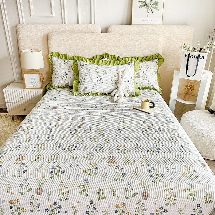 91家纺网 家纺一手货源 找家纺 恋绒家纺 2025新款全棉床盖纯棉夹棉床盖花边款直角款（可定做） 童趣花园