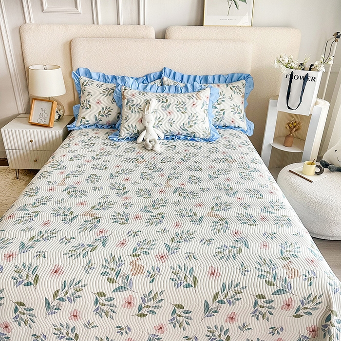 91家纺网 家纺一手货源 找家纺 恋绒家纺 2025新款全棉床盖纯棉夹棉床盖花边款直角款（可定做） 轻纱漫舞