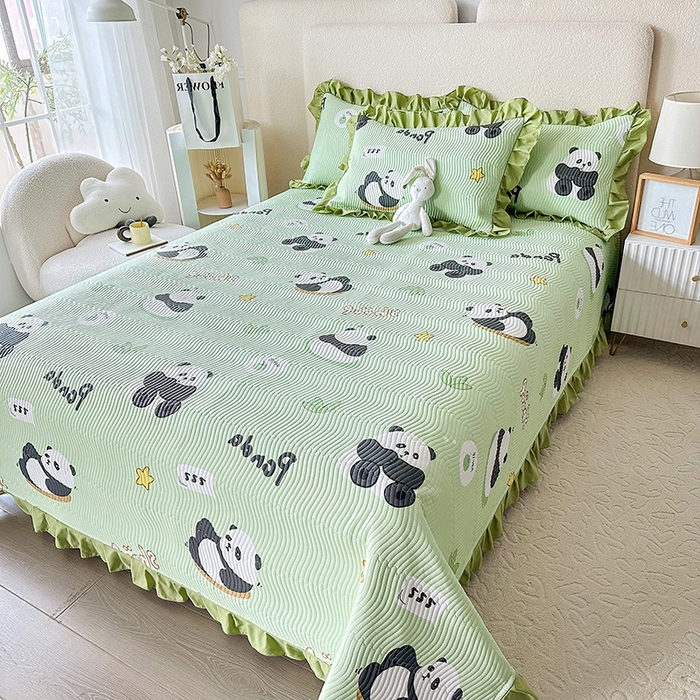 91家纺网 家纺一手货源 找家纺 恋绒家纺 2025新款全棉床盖纯棉夹棉床盖花边款直角款（可定做） 调皮熊猫