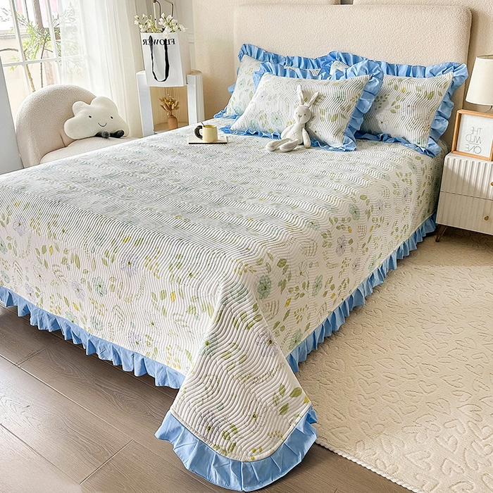 91家纺网 家纺一手货源 找家纺 恋绒家纺 2025新款全棉床盖纯棉夹棉床盖花边款直角款（可定做） 花韵清香