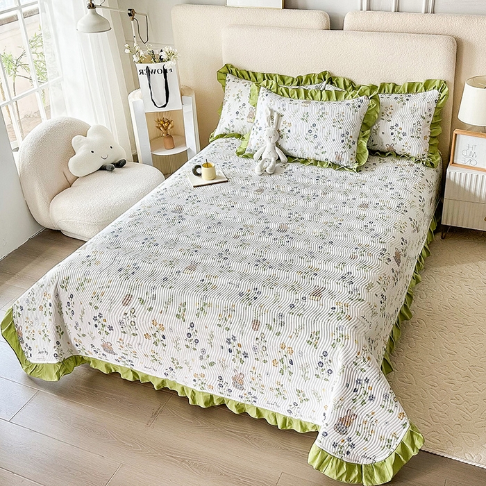 91家纺网 家纺一手货源 找家纺 恋绒家纺 2025新款全棉床盖纯棉夹棉床盖花边款直角款（可定做） 童趣花园