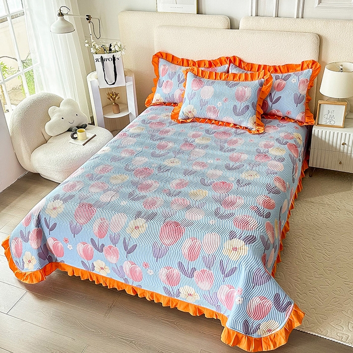 91家纺网 家纺一手货源 找家纺 恋绒家纺 2025新款全棉床盖纯棉夹棉床盖花边款直角款（可定做） 淡香花语