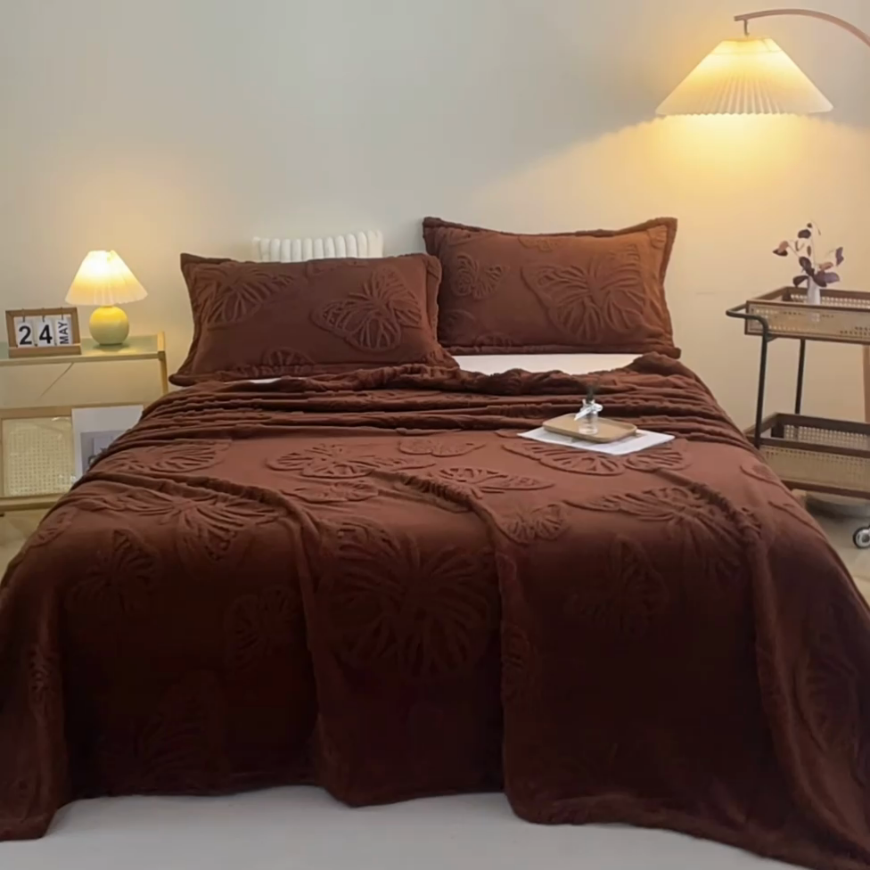 91家纺网 家纺一手货源 找家纺 芸锦豪 2024新款蝴蝶提花毛毯卷边款 蝴蝶提花卷边款-红咖