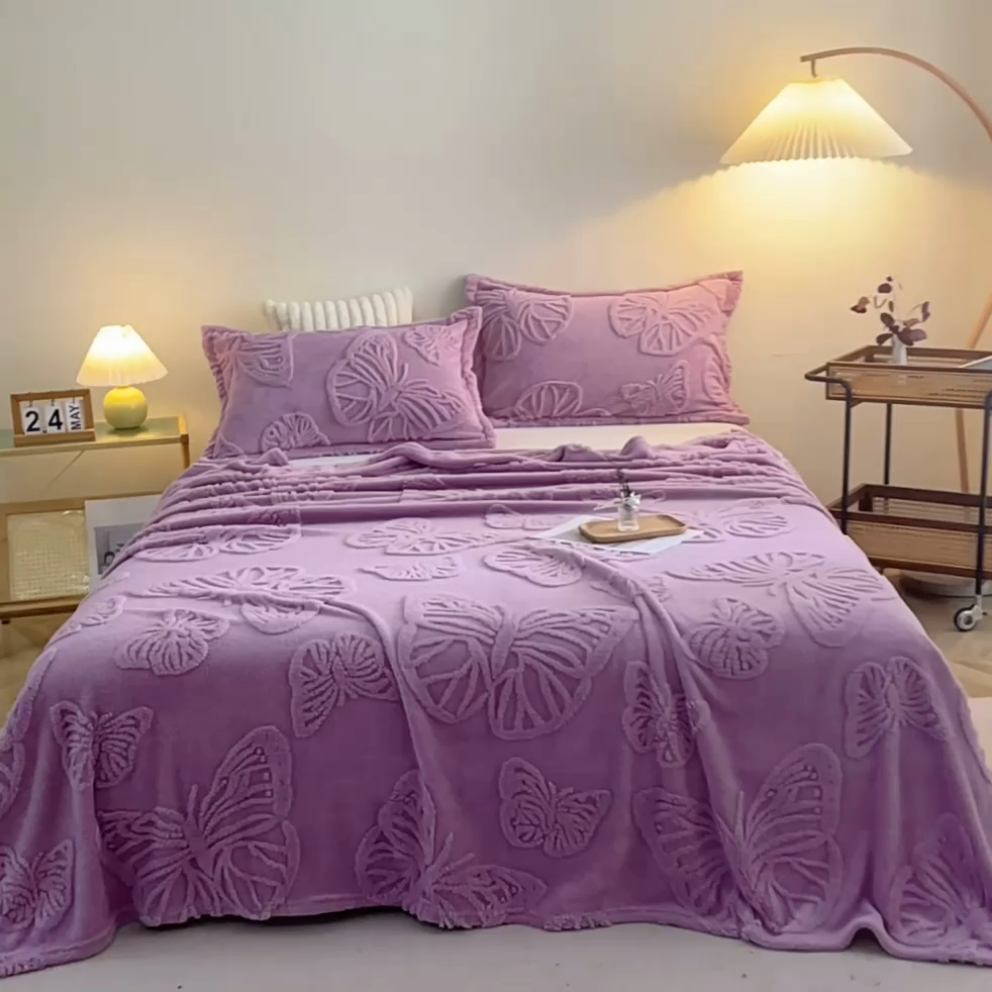 91家纺网 家纺一手货源 找家纺 芸锦豪 2024新款蝴蝶提花毛毯卷边款 蝴蝶提花卷边款-莫奈紫