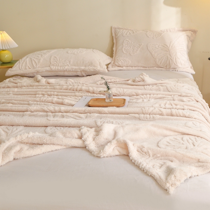 91家纺网 家纺一手货源 找家纺 芸锦豪 2024新款蝴蝶提花毛毯卷边款 蝴蝶提花卷边款-米杏色