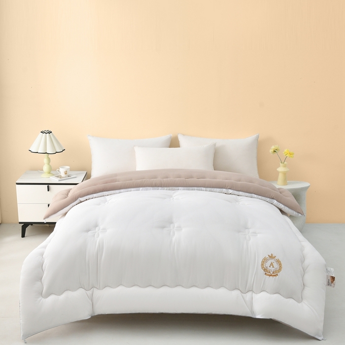 91家纺网 家纺一手货源 找家纺 瑶瑶家居床垫 2024年新款母婴级大豆纤维双拼被 瓷白+米咖