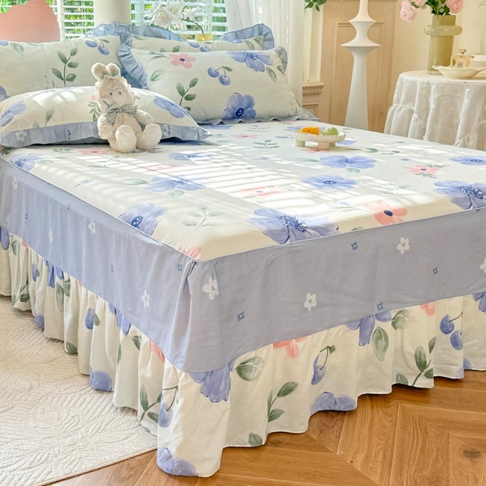 91家纺网 家纺一手货源 找家纺 美达家纺 2025新款全棉印花单床裙 花漫香-蓝