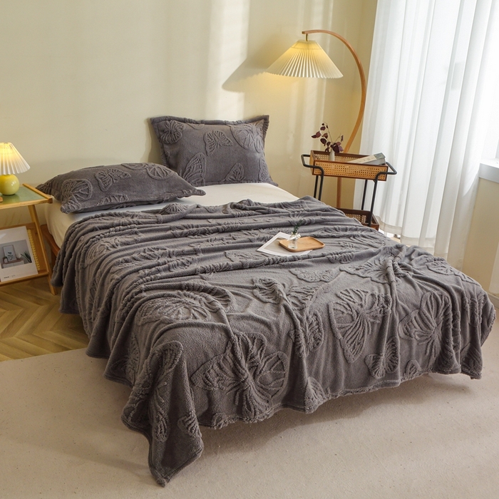 91家纺网 家纺一手货源 找家纺 芸锦豪 2024新款蝴蝶提花毛毯卷边款 蝴蝶提花卷边款-深灰