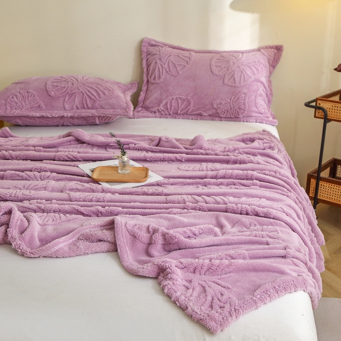 91家纺网 家纺一手货源 找家纺 芸锦豪 2024新款蝴蝶提花毛毯卷边款 蝴蝶提花卷边款-莫奈紫