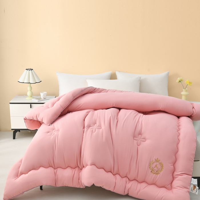 91家纺网 家纺一手货源 找家纺 瑶瑶家居床垫 2024年新款母婴级大豆纤维双拼被 洋红